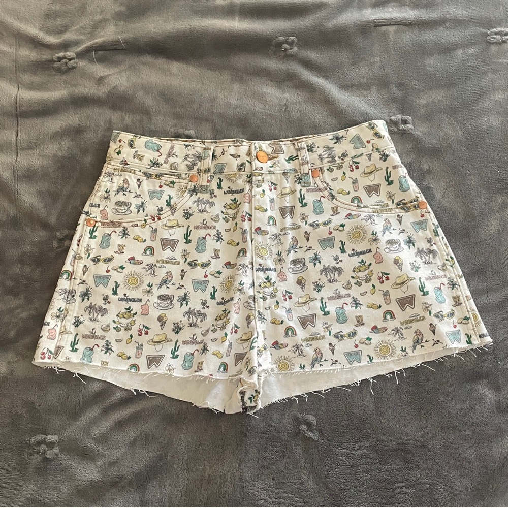 Wrangler Cream Jean Shorts with Pattern